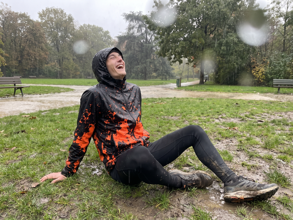 Runner RAINSHIFT sous la pluie